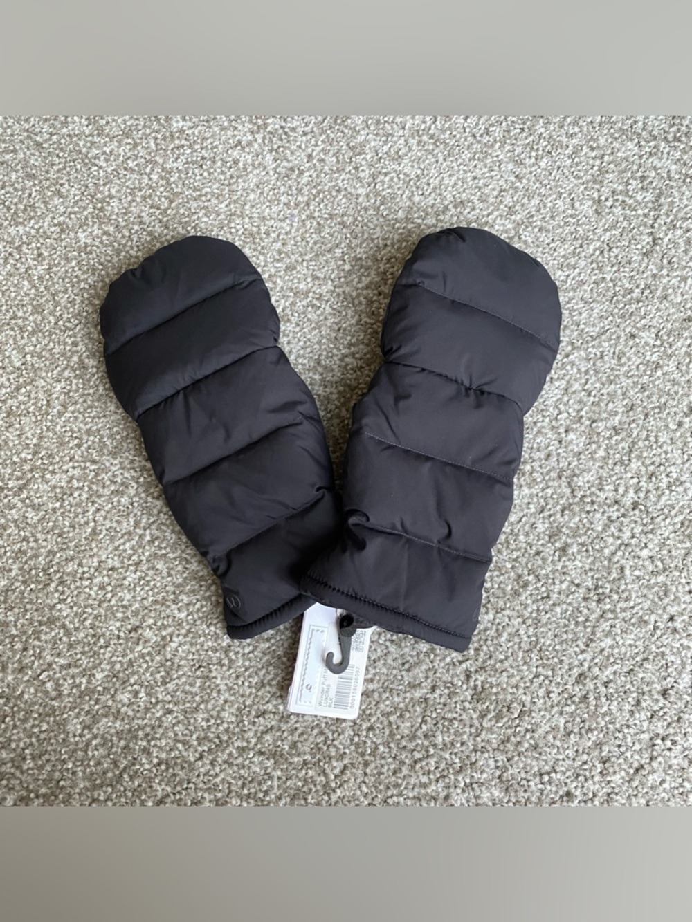 Lululemon Wunder Puff Mittens